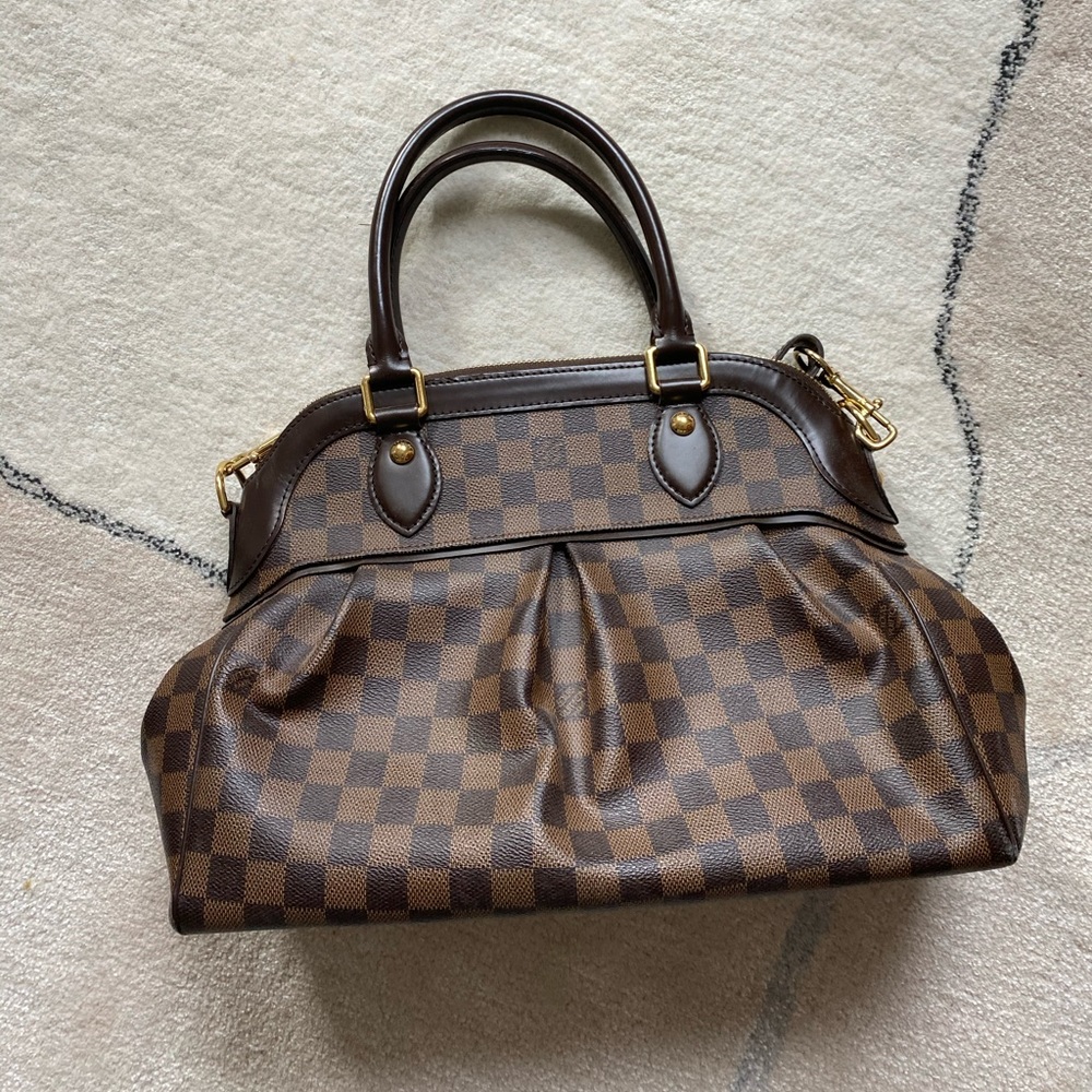 Louis Vuitton Hand bag with shoulder strap